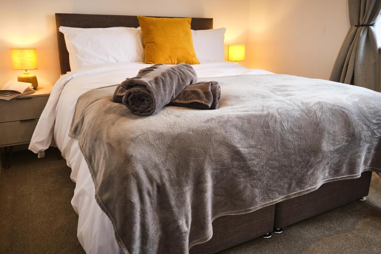 Parkway House - Modern With Great Transport Links Apartment *
